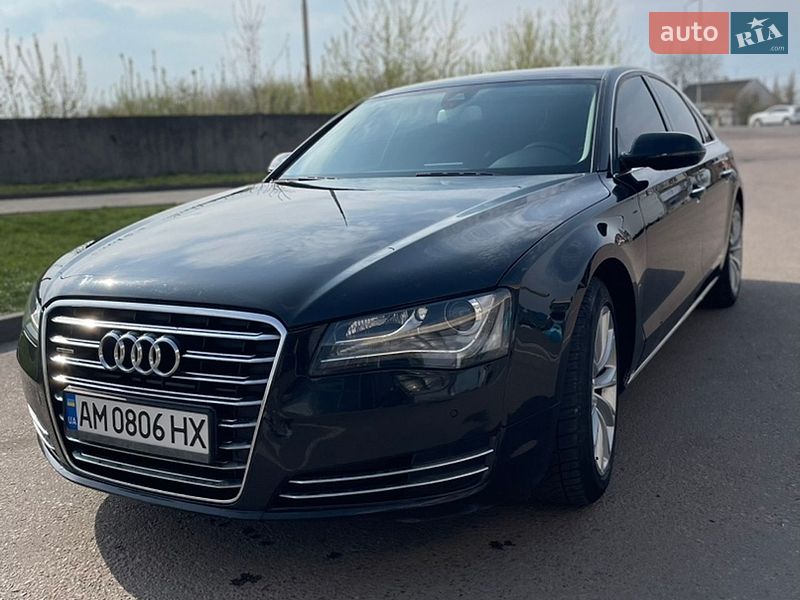Седан Audi A8 2011 в Львове