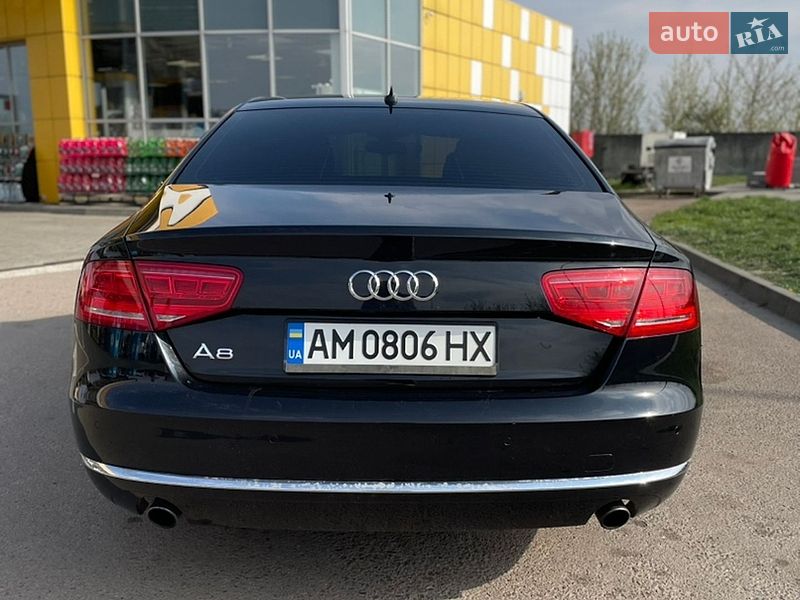Седан Audi A8 2011 в Львове