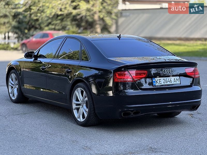 Седан Audi A8 2010 в Днепре