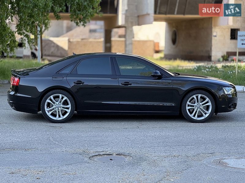 Седан Audi A8 2010 в Днепре