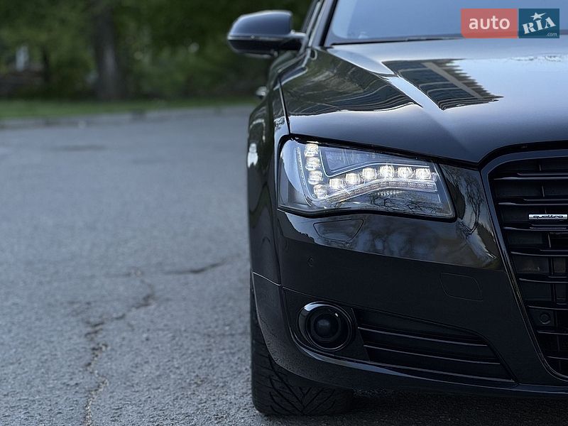 Седан Audi A8 2010 в Днепре