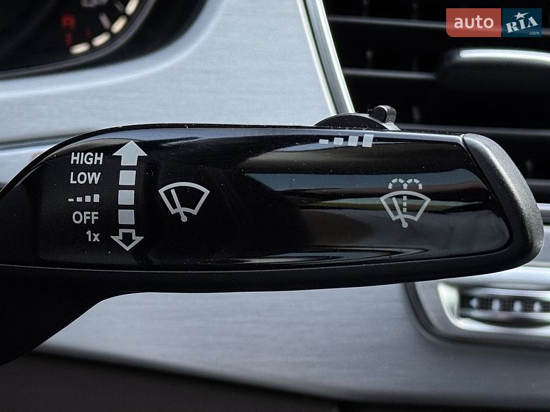 Седан Audi A8 2010 в Днепре