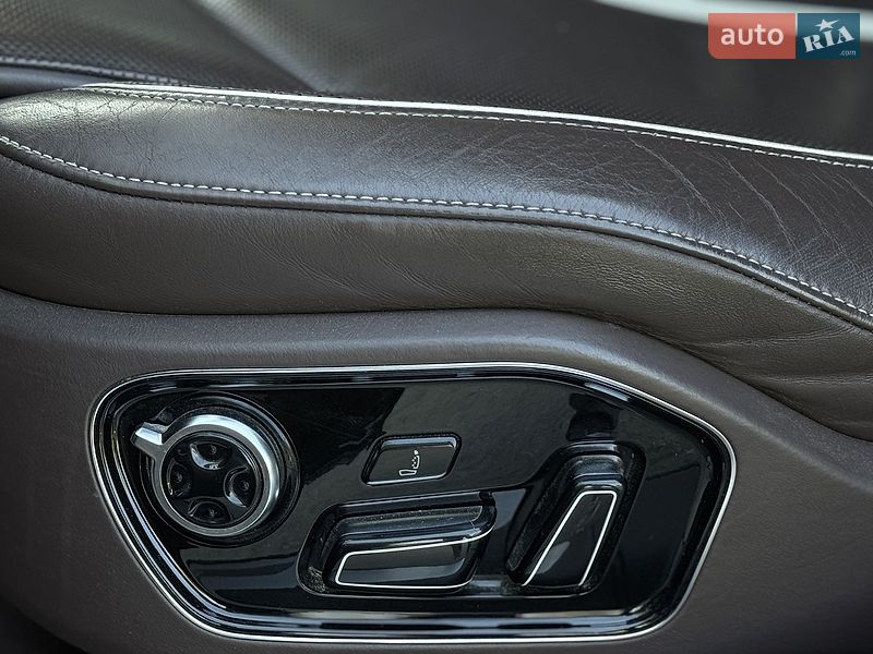 Седан Audi A8 2010 в Днепре
