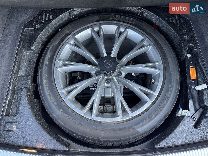 Седан Audi A8 2010 в Днепре