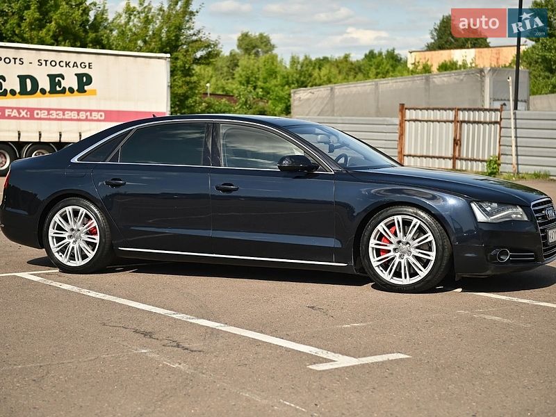 Седан Audi A8 2010 в Ровно