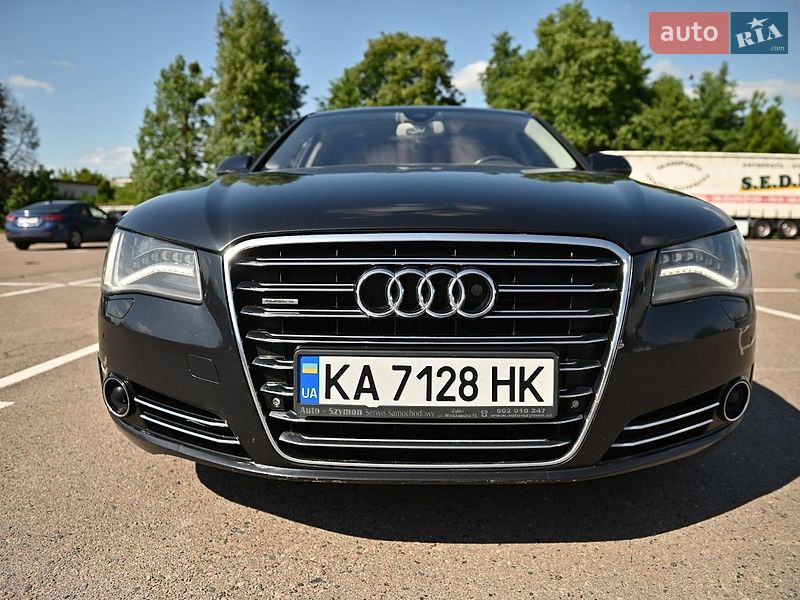 Седан Audi A8 2010 в Ровно