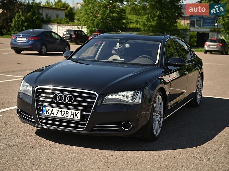 Седан Audi A8 2010 в Ровно