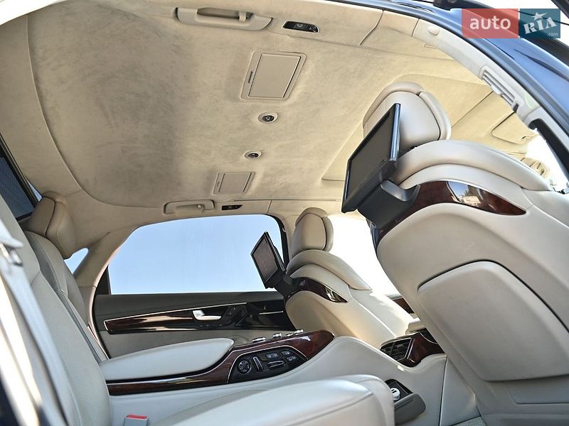 Седан Audi A8 2010 в Ровно