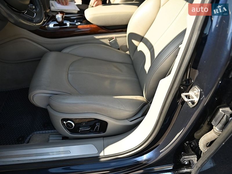 Седан Audi A8 2010 в Ровно
