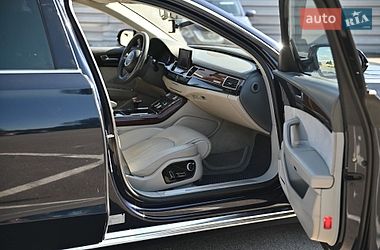 Седан Audi A8 2010 в Ровно
