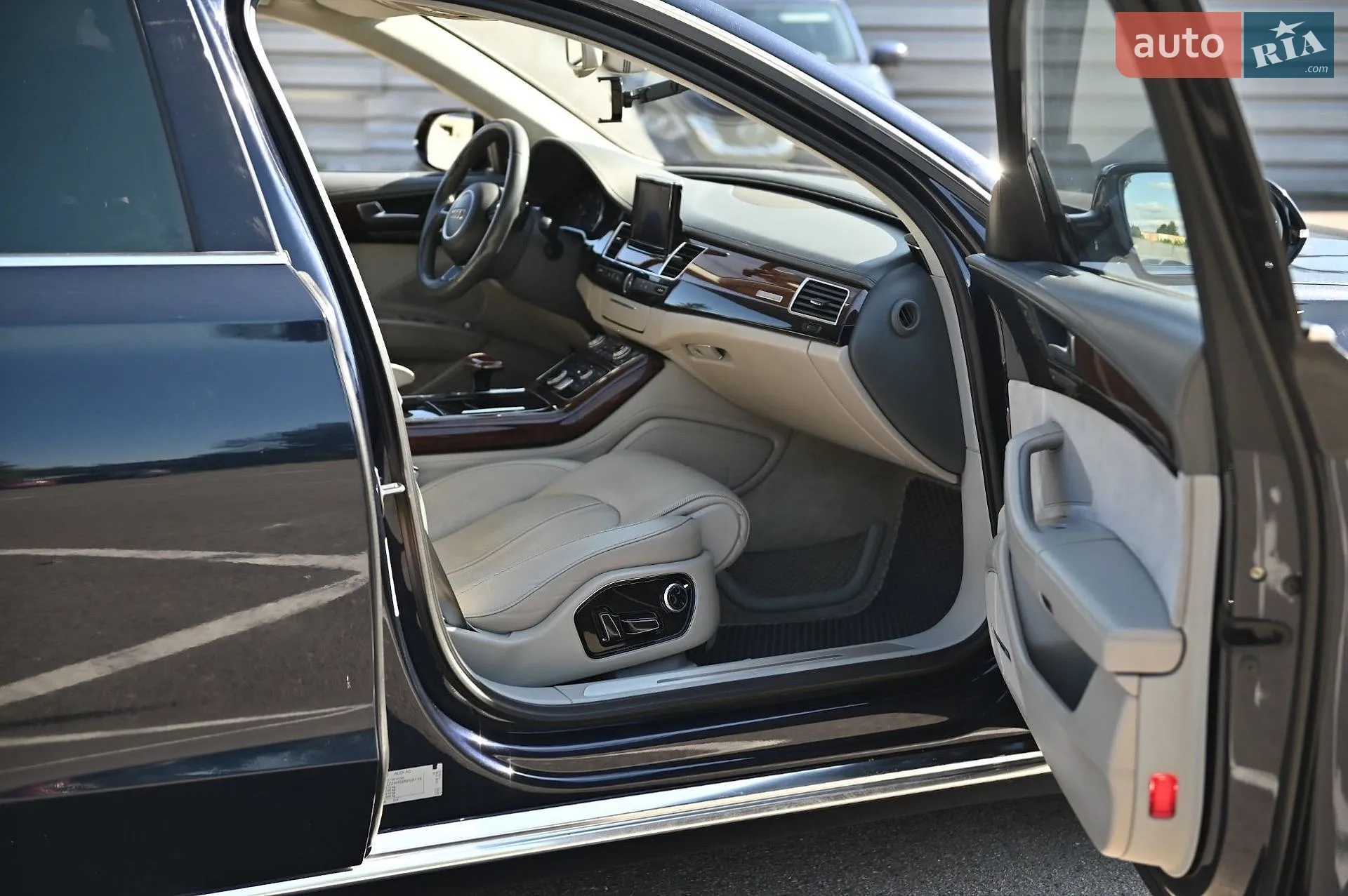 2010 Audi A8 - мініатюра 61