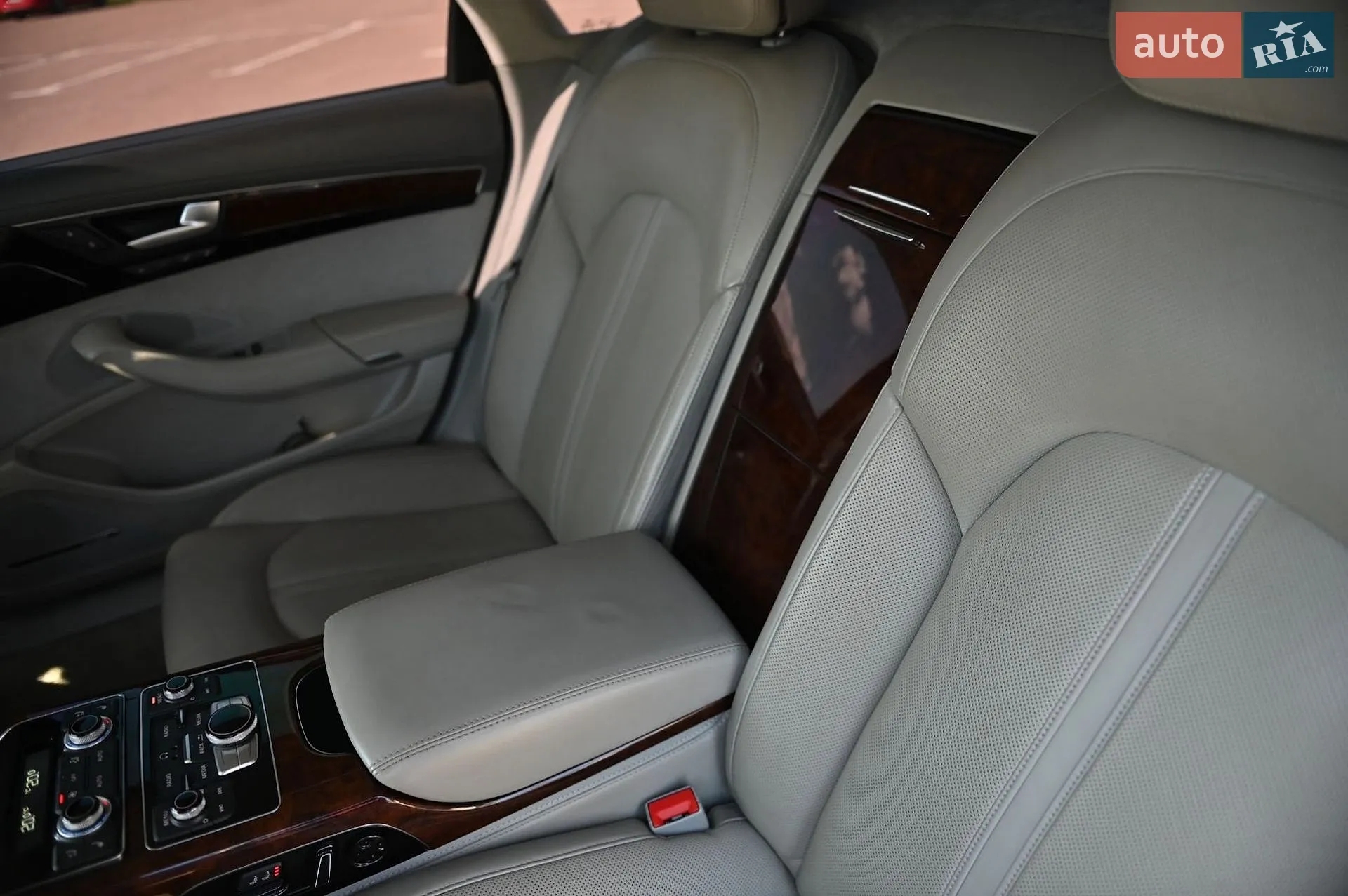 2010 Audi A8 - мініатюра 67