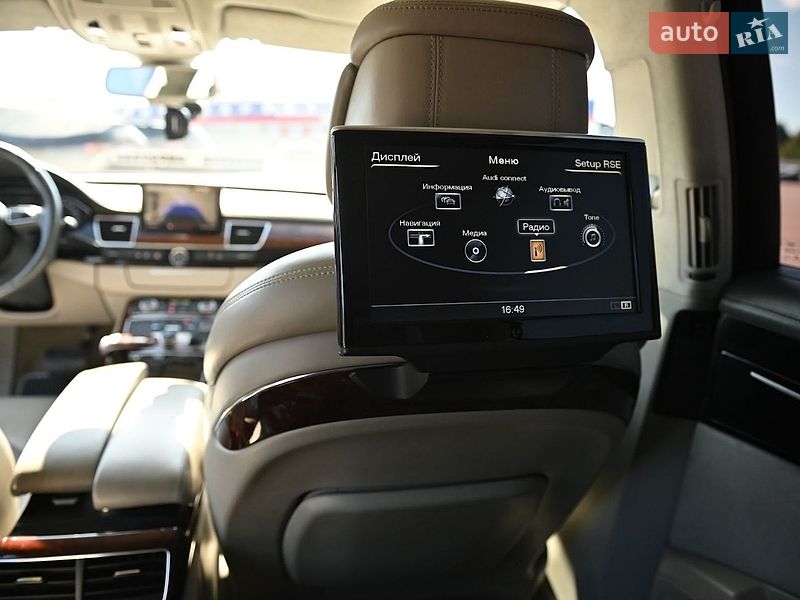 Седан Audi A8 2010 в Ровно