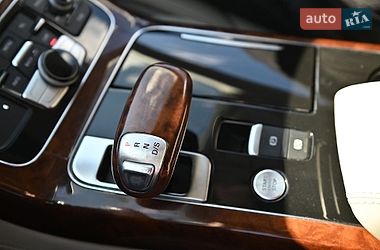 Седан Audi A8 2010 в Ровно