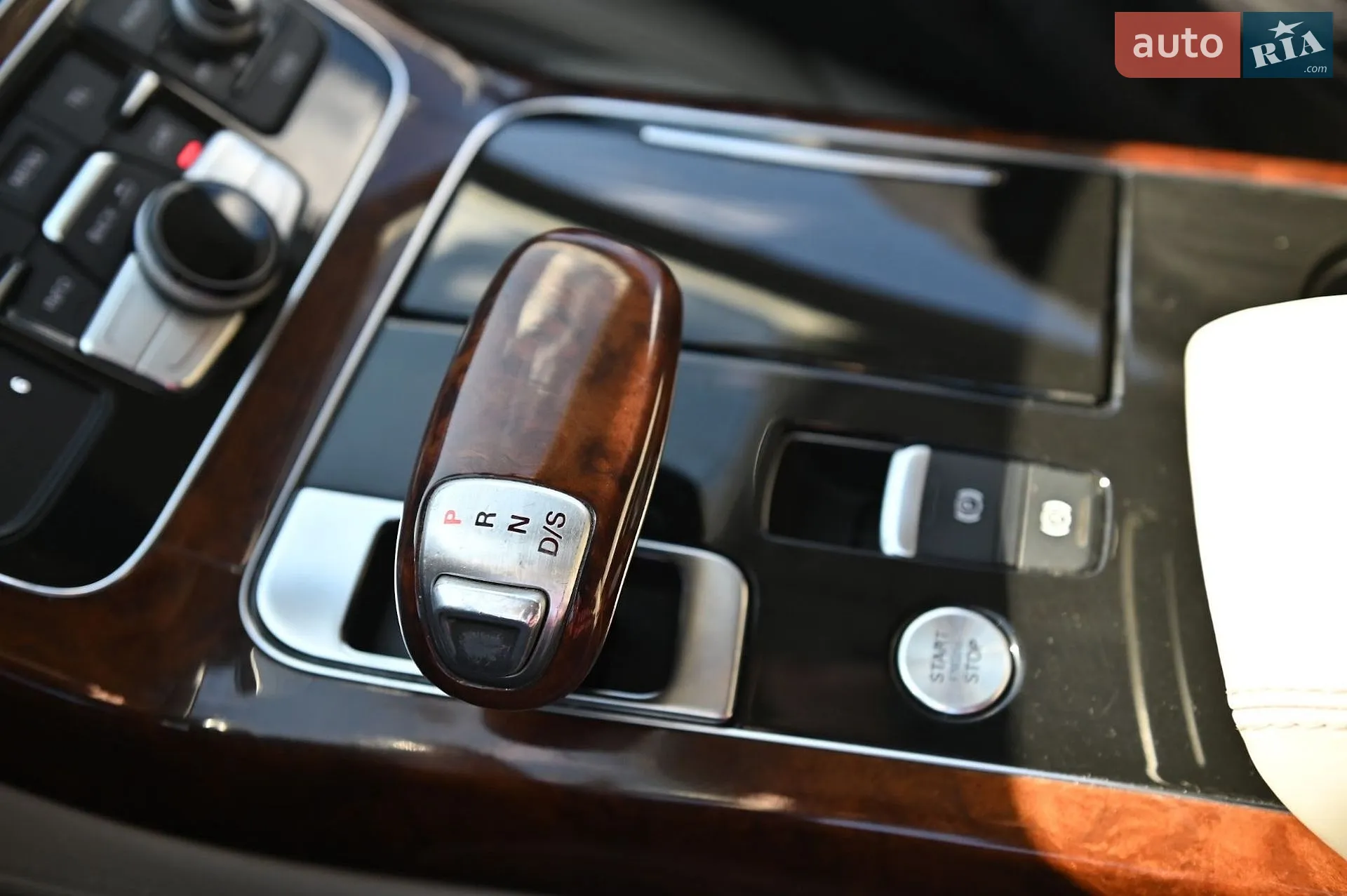 2010 Audi A8 - мініатюра 101