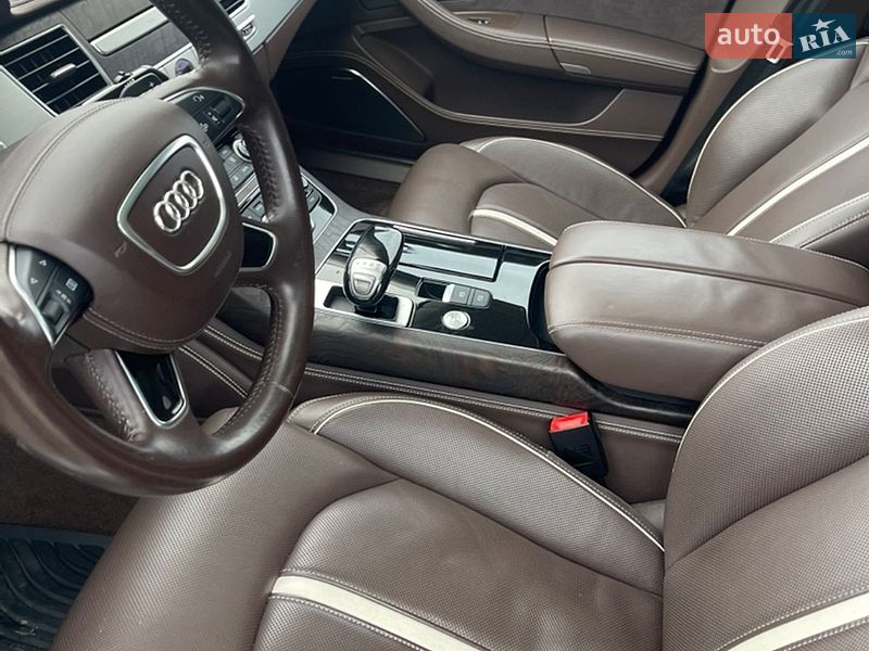 Седан Audi A8 2012 в Запорожье