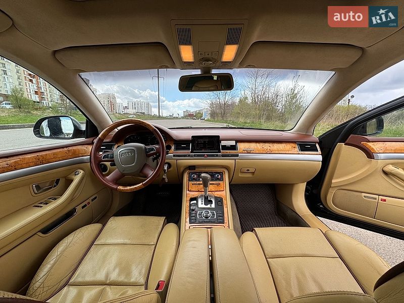 Седан Audi A8 2009 в Львове
