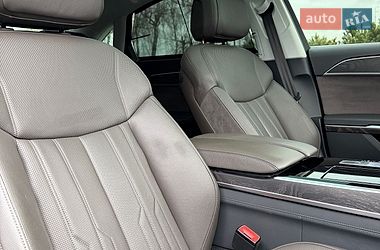 Седан Audi A8 2022 в Киеве