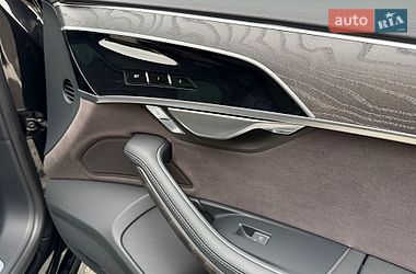 Седан Audi A8 2022 в Киеве