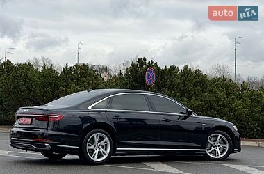 Седан Audi A8 2022 в Киеве