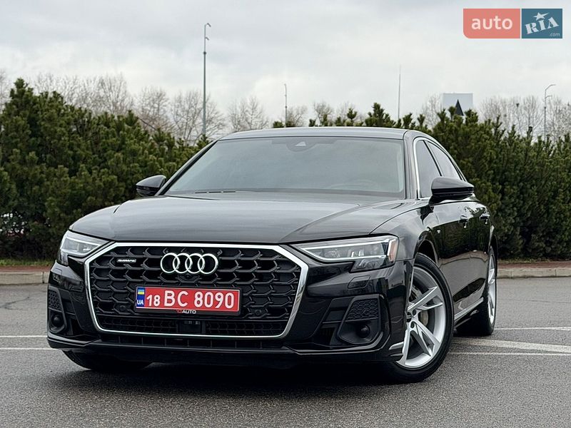 Седан Audi A8 2022 в Киеве