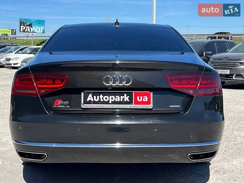 Седан Audi A8 2012 в Львові