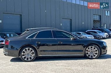 Седан Audi A8 2012 в Львові
