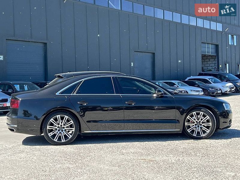Седан Audi A8 2012 в Львові