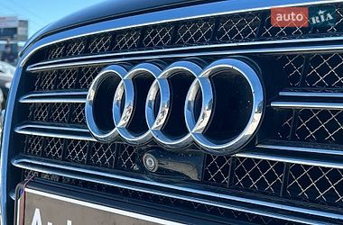 Седан Audi A8 2012 в Львові