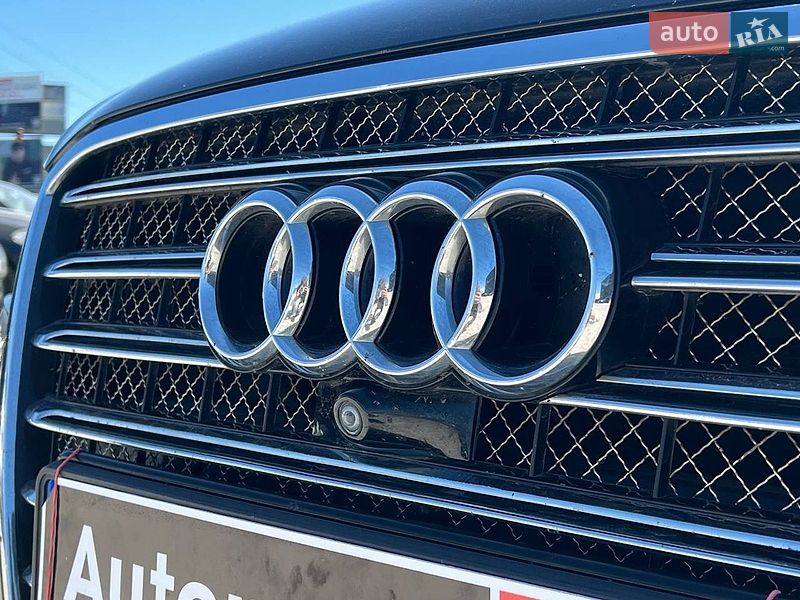Седан Audi A8 2012 в Львові