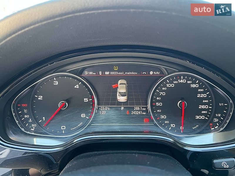 Седан Audi A8 2012 в Львові