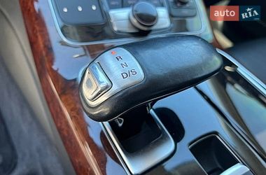 Седан Audi A8 2012 в Львові