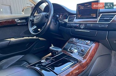 Седан Audi A8 2012 в Львові