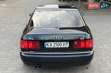 Седан Audi A8 2000 в Староконстантинове