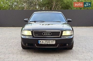 Седан Audi A8 2000 в Староконстантинове