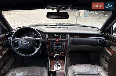 Седан Audi A8 2000 в Староконстантинове
