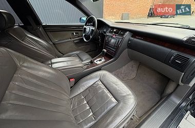 Седан Audi A8 2000 в Староконстантинове