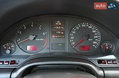 Седан Audi A8 2000 в Староконстантинове