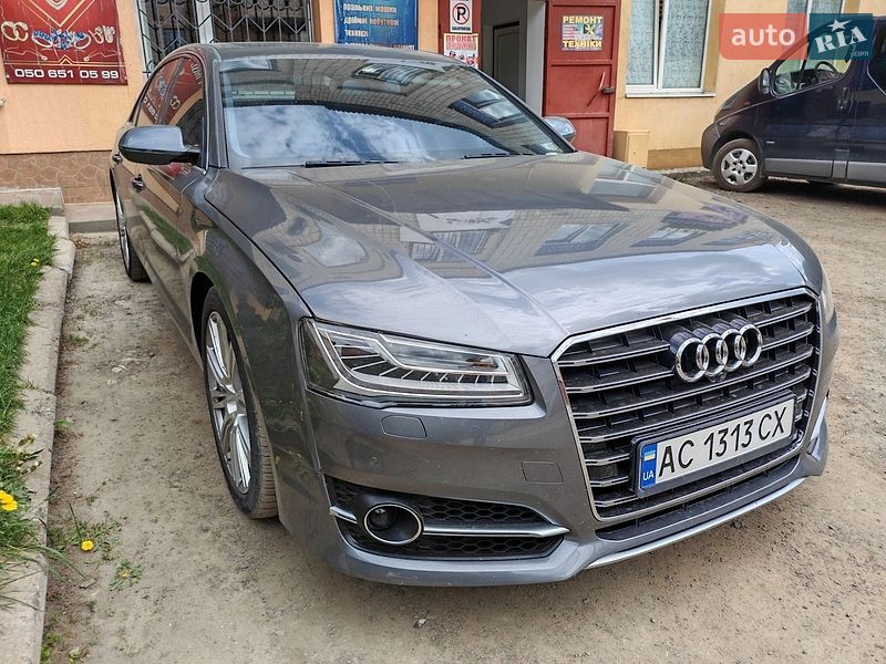 Седан Audi A8 2015 в Луцьку