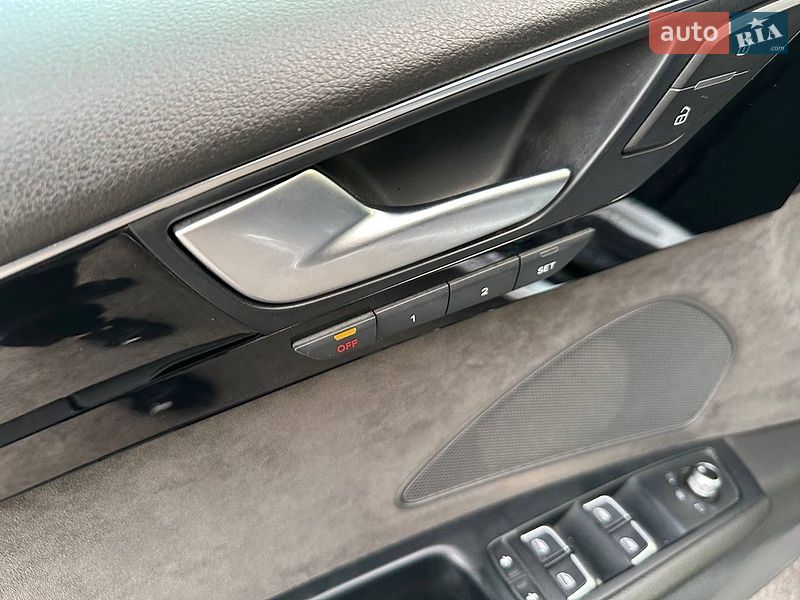Седан Audi A8 2014 в Виннице