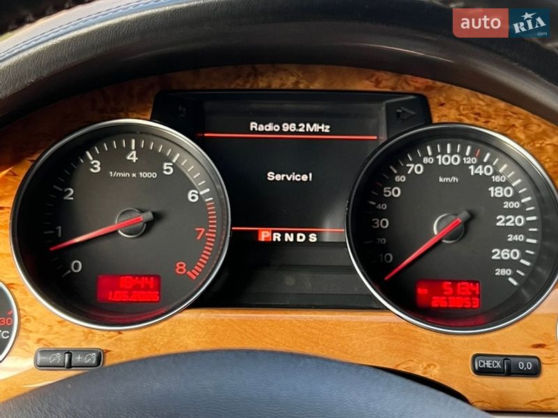 Седан Audi A8 2005 в Нежине