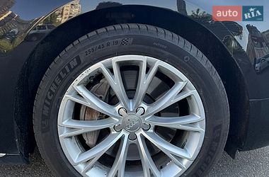 Седан Audi A8 2012 в Киеве