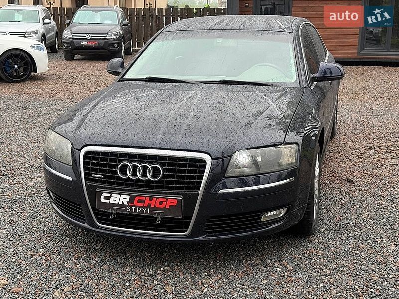 Седан Audi A8 2009 в Стрию