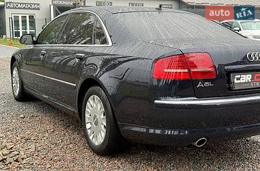 Седан Audi A8 2009 в Стрию