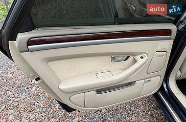 Седан Audi A8 2009 в Стрию