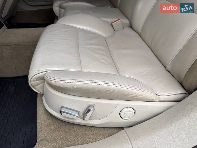 Седан Audi A8 2009 в Стрию