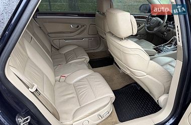 Седан Audi A8 2009 в Стрию