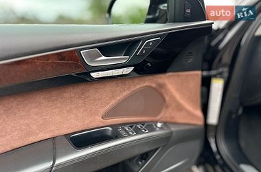 Седан Audi A8 2013 в Львове
