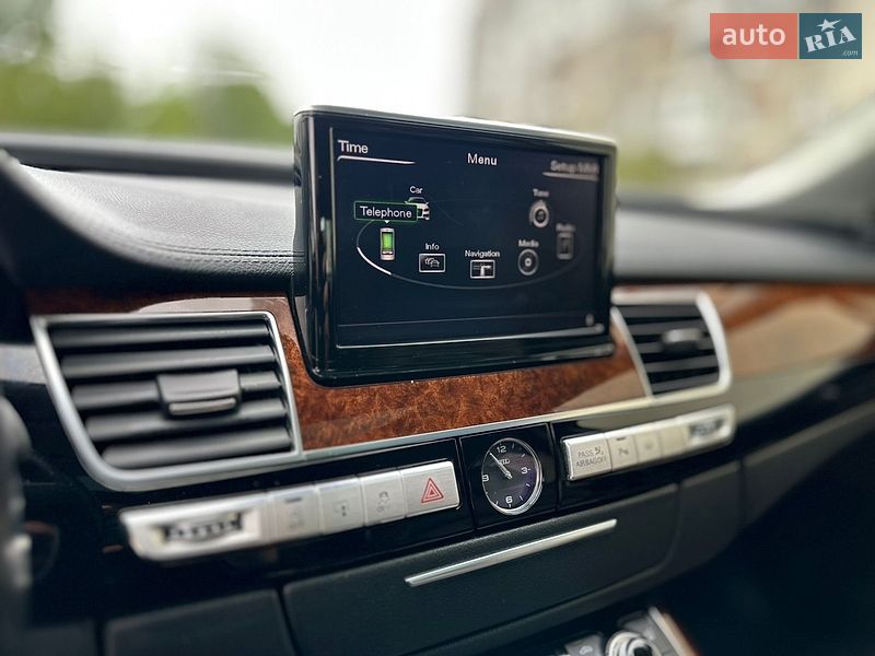 Седан Audi A8 2013 в Львове