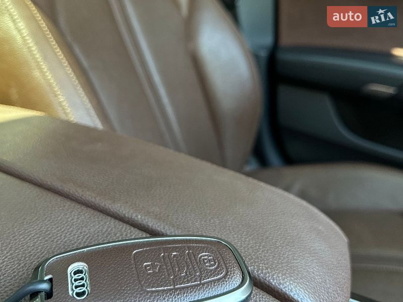Седан Audi A8 2017 в Первомайську